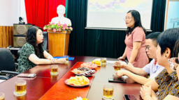 HỘI NGHỊ CÔNG BỐ QUYẾT ĐỊNH CHO Đ/c NGUYỄN THỊ PHƯƠNG LOAN -  QUYỀN GIÁM ĐỐC NGHỈ HƯỞNG CHẾ ĐỘ BẢO HIỂM XÃ HỘI VÀ GIAO PHỤ TRÁCH TẠM THỜI TRUNG TÂM DA LIỄU CHO Ths VŨ THỊ NGỌC HƯƠNG – PHÓ GIÁM ĐỐC TRUNG TÂM